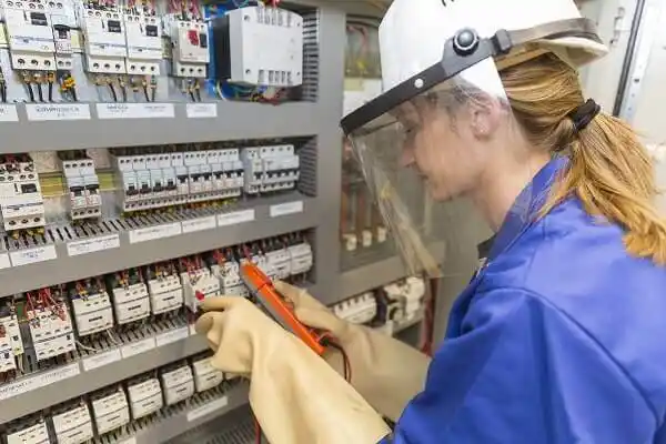 electrician Log Lane Village